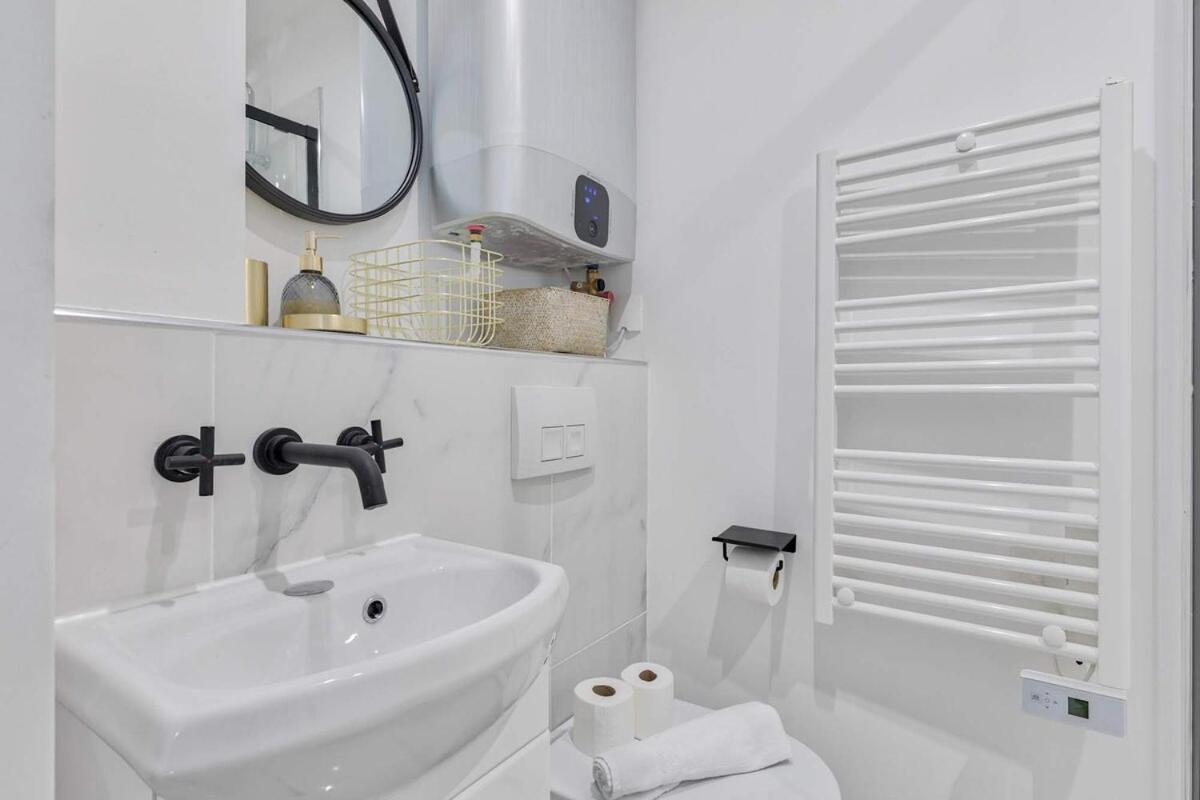 Appartement Renove Proche Arc Triomphe - 2P Париж Екстериор снимка